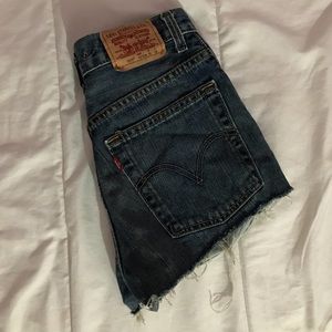Distressed Vintage Levi’s high waist shorts
